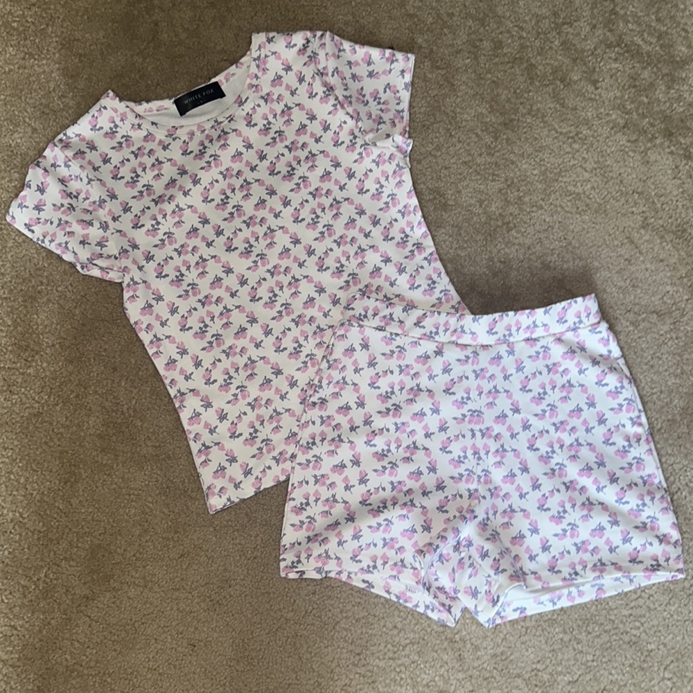 SET TOP AND SHORTS stay sweet pink roses white fox - Picture 2 of 6